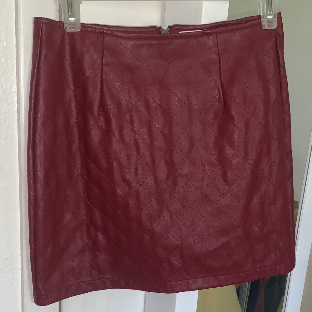 Tinseltown Maroon Quilted Pencil Skirt